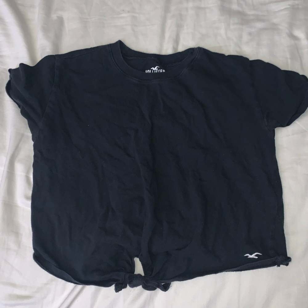 Hollister crop top shirt, extra small. black
